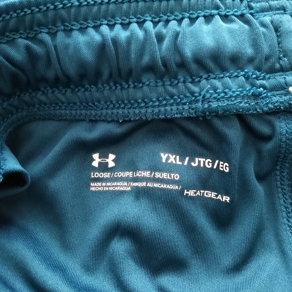 Boys Under Armour shorts, sz XL - Picture 5 of 5